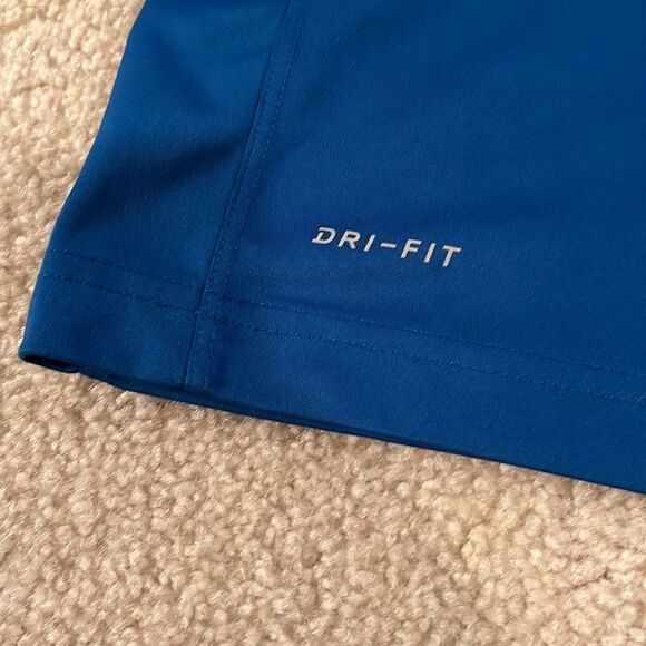 NIKE DRI-FIT SIZE MEDIUM SHIRT - Picture 7 of 9